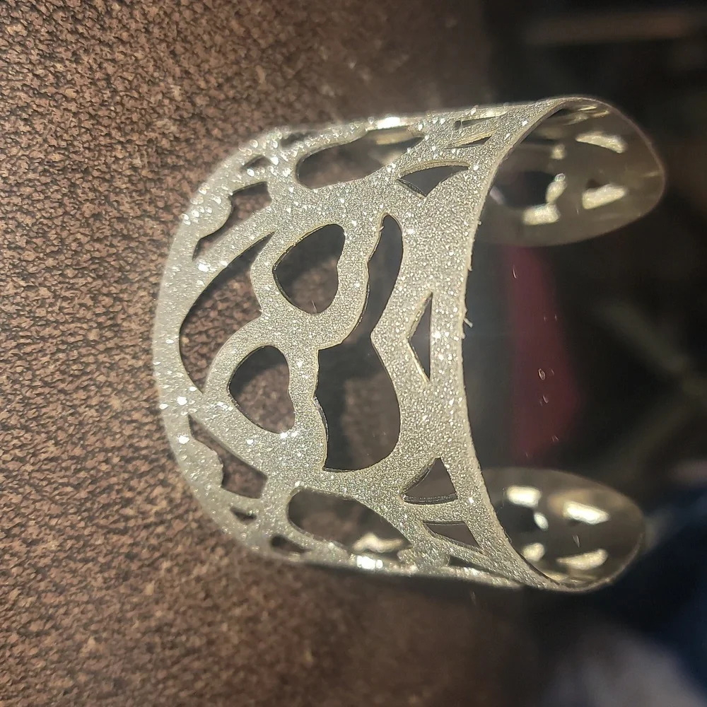 2" wide silver tone glitter hearts cuff bracelet - Picture 3 of 3